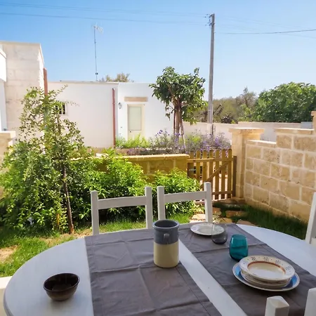 Cosy With Shared Pool In Galatone, 35 M² * Santa Maria al Bagno