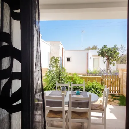Cosy With Shared Pool In Galatone, 35 M²